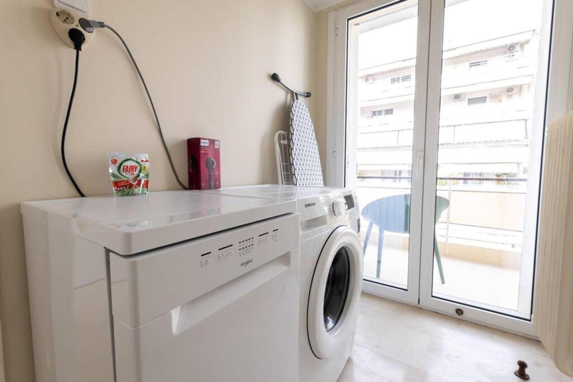 Amfitritis Family Lux Apartment At Palaio Faliro Athen Eksteriør billede
